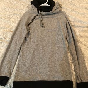 Double hooded hoodie with zipper. Size L